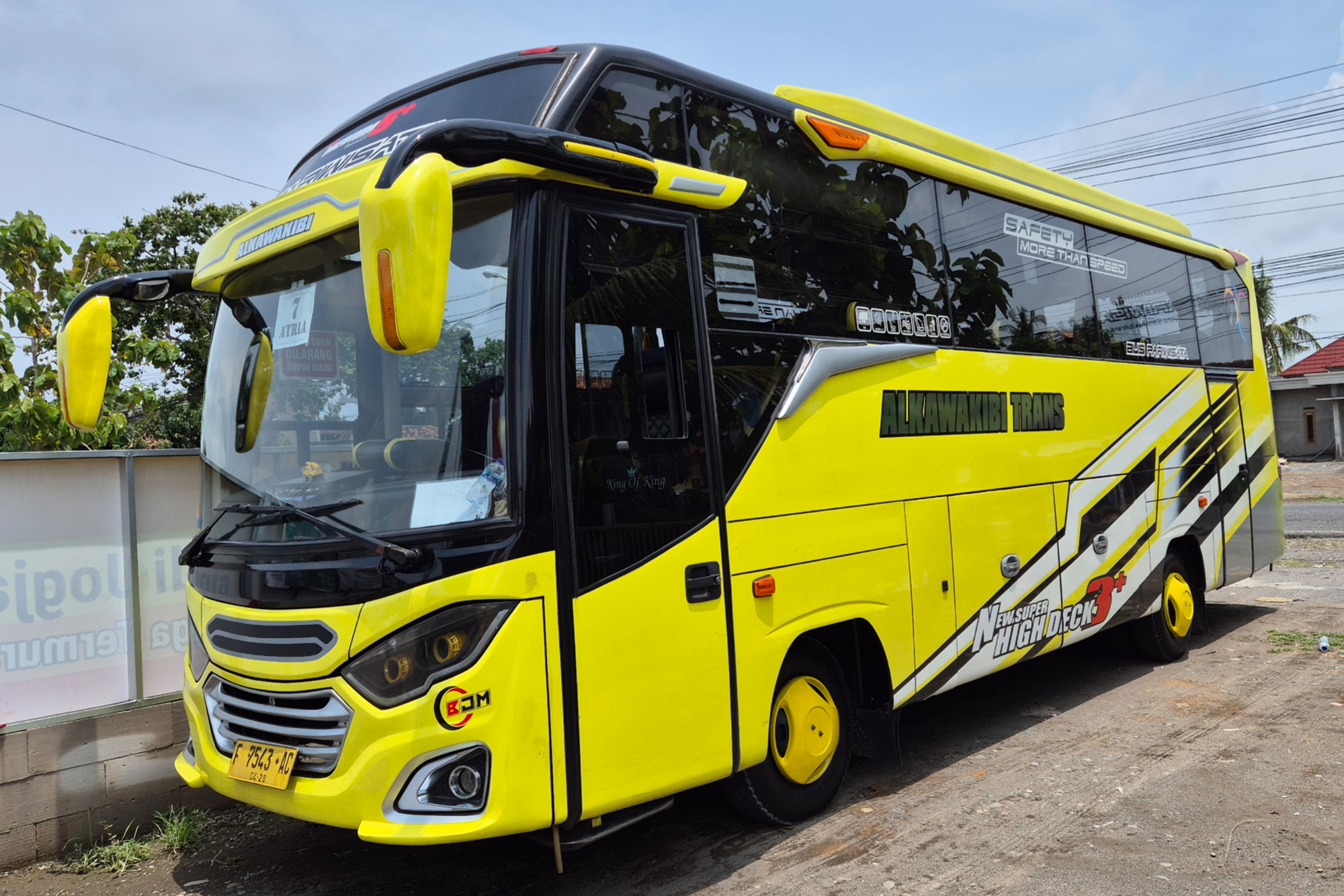 Medium Bus
